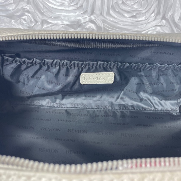 Five-Piece Hair Styling Kit including a Revlon Dual-Zip Toiletry Case - Picture 11 of 15